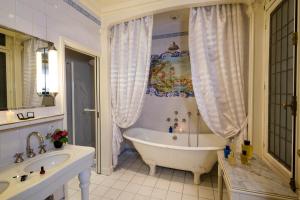 Hotels Hotel Raphael : photos des chambres