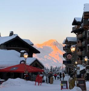 Arc 1950 Manoir Savoie Skis aux pieds