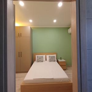 Central Modern Living Apartment 1