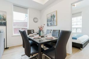 Casa Hotels McCaul - DT Suite Steps to AGO & OCAD