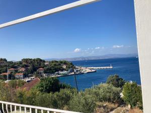 Rustic Rogac Apartment - Sea and Silence