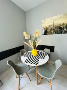 Apartament Brooklyn 2 pokojowy z prywatnym polem do gry w Mini Golf