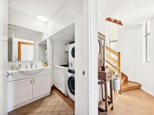 Villa Kalinya! Beachside Treehouse Oasis