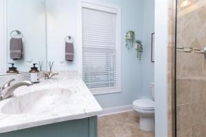 Westinn Away- Elegant Coastal Sound Retreat