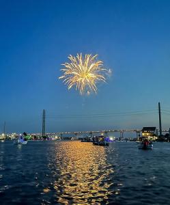 Westinn Away- Elegant Coastal Sound Retreat