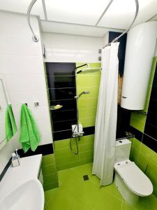 Seaview Escape – 1BR Next to Sea Garden