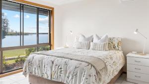 Peninsula Court Unit 10 - Absolute Riverside Bliss - Holiday Yamba