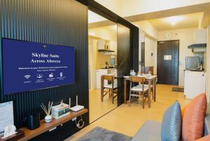 Skyline Suite Across Abreeza