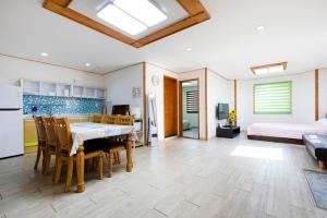 Fun and Happy Pension Jungsun