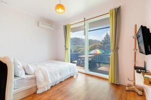 West Sky Pension Anmyeondo