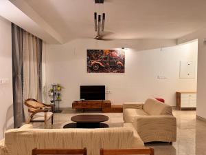 Stylish 3BHK flat close by WTC OMR at 18th floor