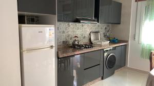 Cozy place, 1 min from the Beach - 1st Floor