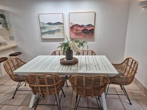 Centrally located to Noosaville and Noosa river