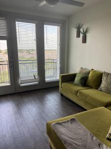 The Link & Lounge, Close to Everything