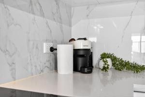 Rockingham Escape Stylish 2br Apt Near Beach and Shops