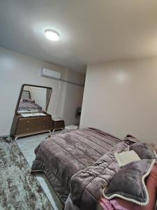 كوبري المظلات يطلع على كورنيش النيل و كوبري تحيا مصر