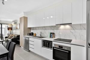 Rockingham Escape Stylish 2br Apt Near Beach and Shops