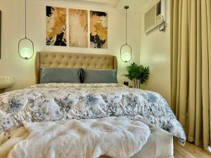 Modern Condo at The Venice Luxury Mckinley Hill