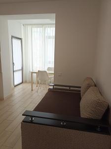 Новобудова по вул Коновальця 2