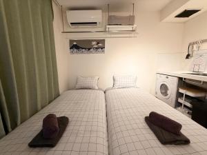 Shibuya Simplex 3F, sunlight and 2 beds