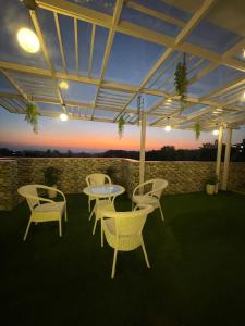 Vista Verde - A Luxury Penthouse