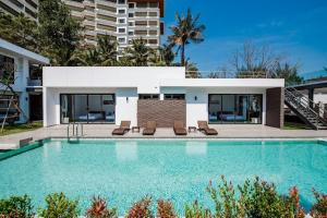 Beachfront 6BR Rooftop Jacuzzi Villa Hua Hin VVH23