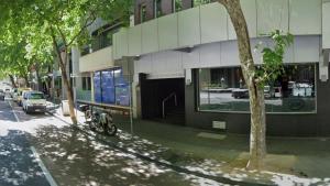 Lonsdale Street Studio Apartment