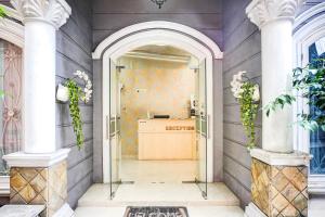 Dancenter Ralica Residence