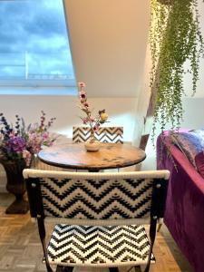 Maison Nelle Botanique - Whisker Woods