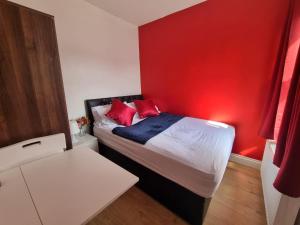 Amazing 4 bed house in Kingston