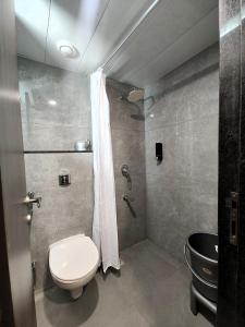 Hillside Lakeview Studio near Baner