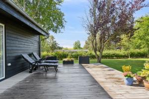 Lovely Summer House Close To Stillinge Beach