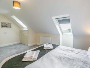 Dawson Park 9 - Uk12668