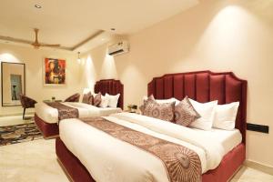 Luxe Stayz Saffron
