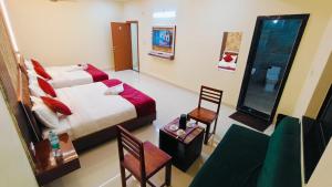Hotel Kiran Palace and Mahi Galaxy