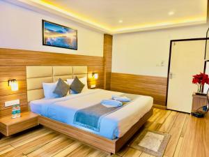 Hotel Vista Grand Darjeeling - near Railway station and mall road