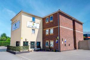 GO2 Gloucester Hotel by OYO