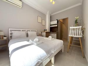 Heart of Syntagma Rooms -2min from the square center-