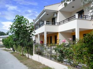 Dolphins Apartments & Rooms