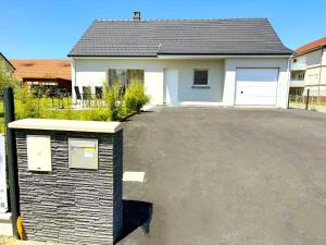 Maisons de vacances Les Rochers - Raffinement boise & Plage a 5 min en voiture - Serenite : photos des chambres