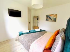 Maisons de vacances Les Rochers - Raffinement boise & Plage a 5 min en voiture - Serenite : photos des chambres