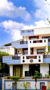 DANG by Modern Haven