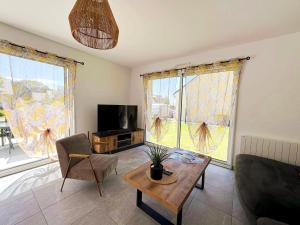 Maisons de vacances Les Rochers - Raffinement boise & Plage a 5 min en voiture - Serenite : photos des chambres