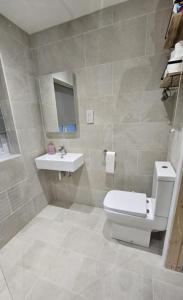 LlysArthur Snowdon, Yr Wyddfa, Base in Llanberis