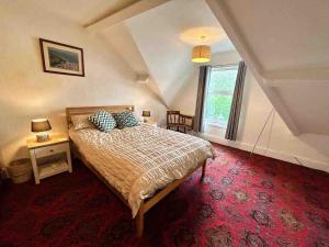 LlysArthur Snowdon, Yr Wyddfa, Base in Llanberis