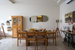 The Urban Perch 3bhk Apartment with lift in South Delhi closest to India gate