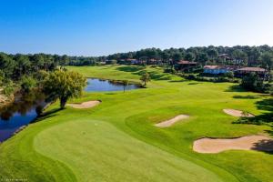 Maisons de vacances Maison ambiance cabane exotique climatisee piscine & spa 3 chambres 6 personnes : photos des chambres