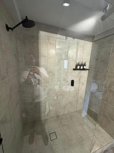 Lonsdale Street Studio Apartment