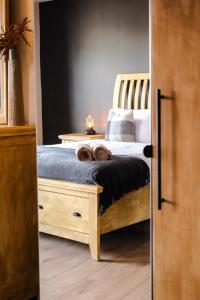 The Sandford Park Townhouse 6 Bed Sleeps 12 Entire Apartment