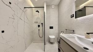 Lux Villa Serene with heated pool